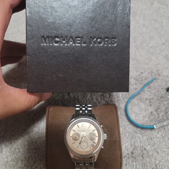 Michael Kors Watch - Picture 2 of 6